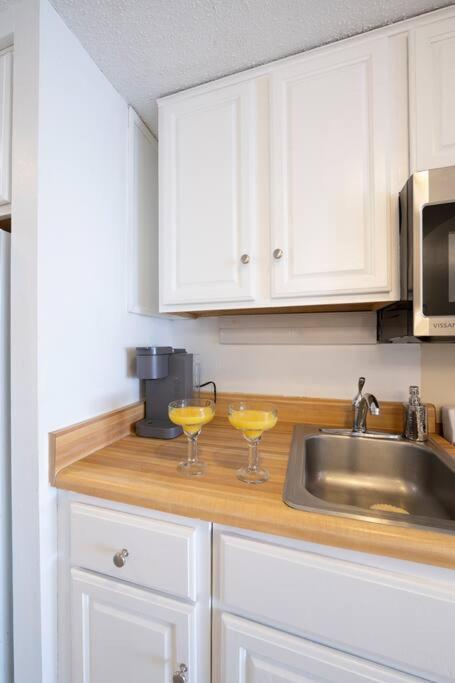 Royal Retreat-Amazing View-King Bed-1 Bedroom-Full Kitchen-Free Parking-Self Check-In Myrtle Beach Kültér fotó